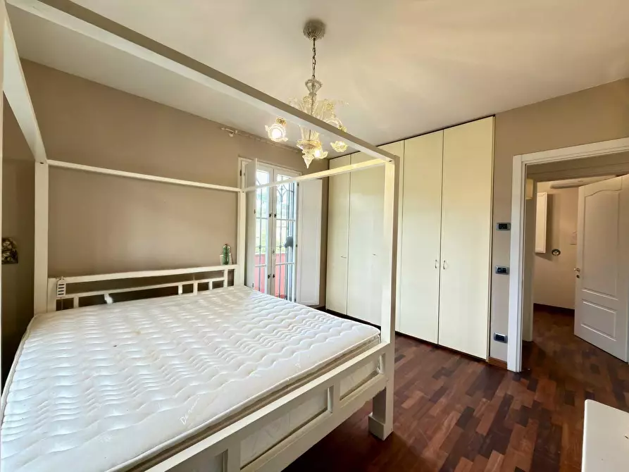 Immagine 14 di Villa in vendita  a Lucca