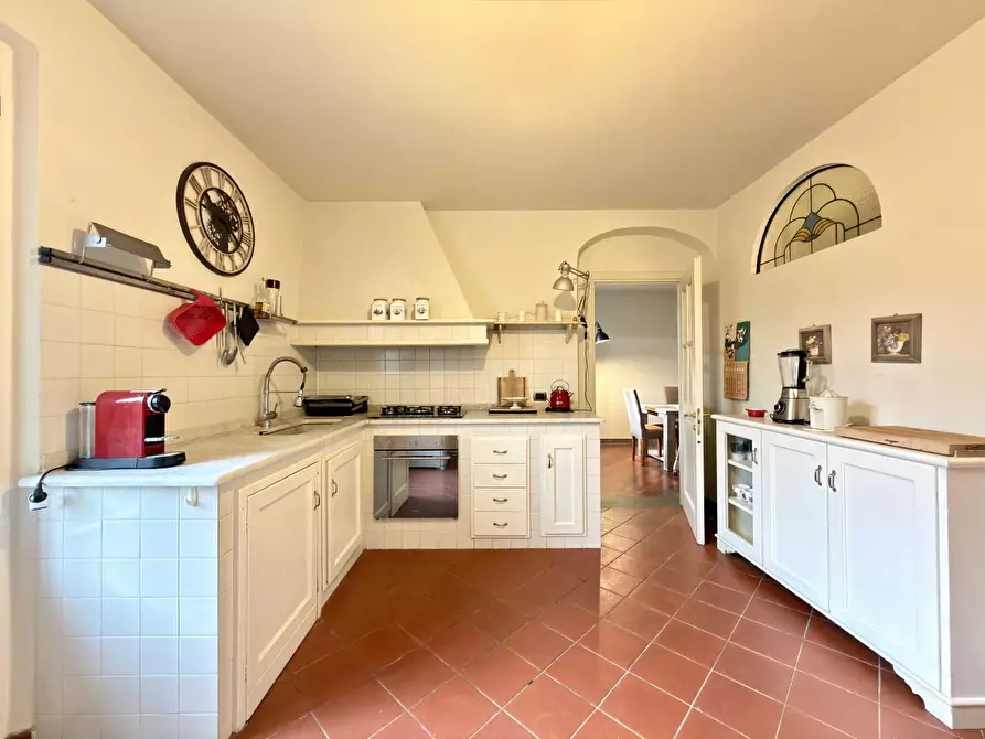 Immagine 9 di Villa in vendita  a Lucca