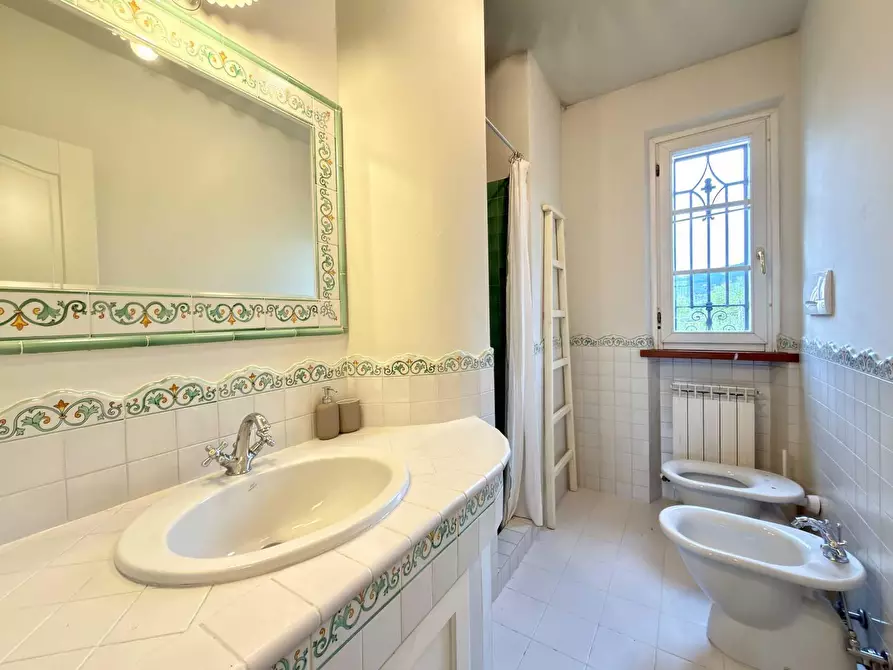 Immagine 20 di Villa in vendita  a Lucca