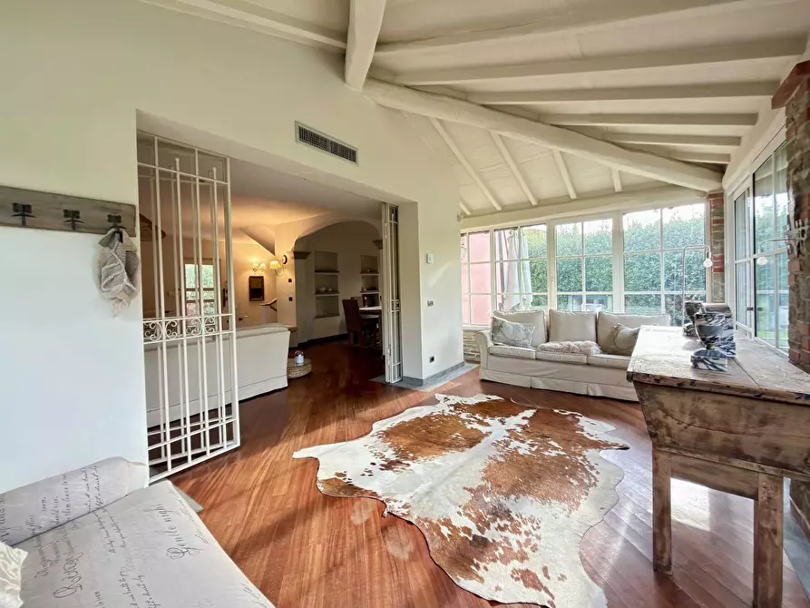 Immagine 40 di Villa in vendita  a Lucca