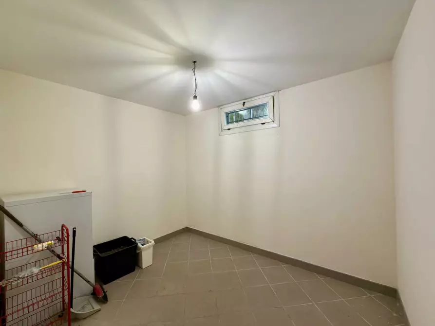 Immagine 50 di Villa in vendita  a Lucca