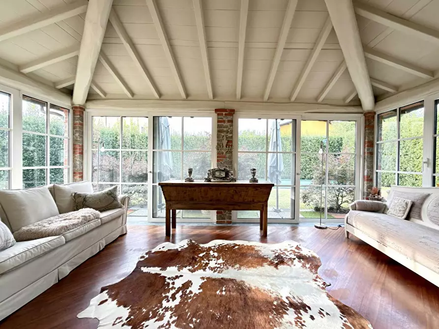 Immagine 39 di Villa in vendita  a Lucca