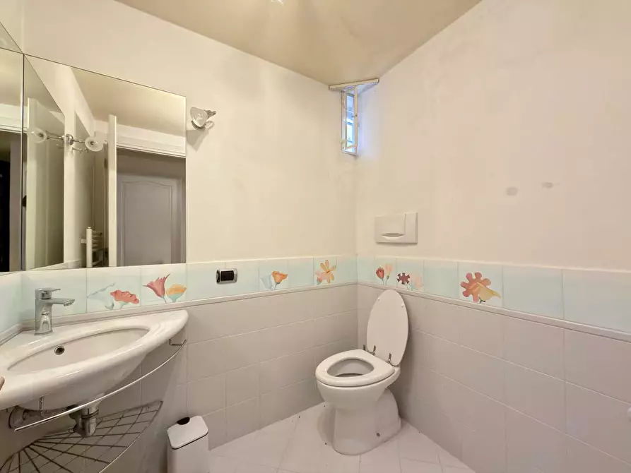 Immagine 28 di Villa in vendita  a Lucca