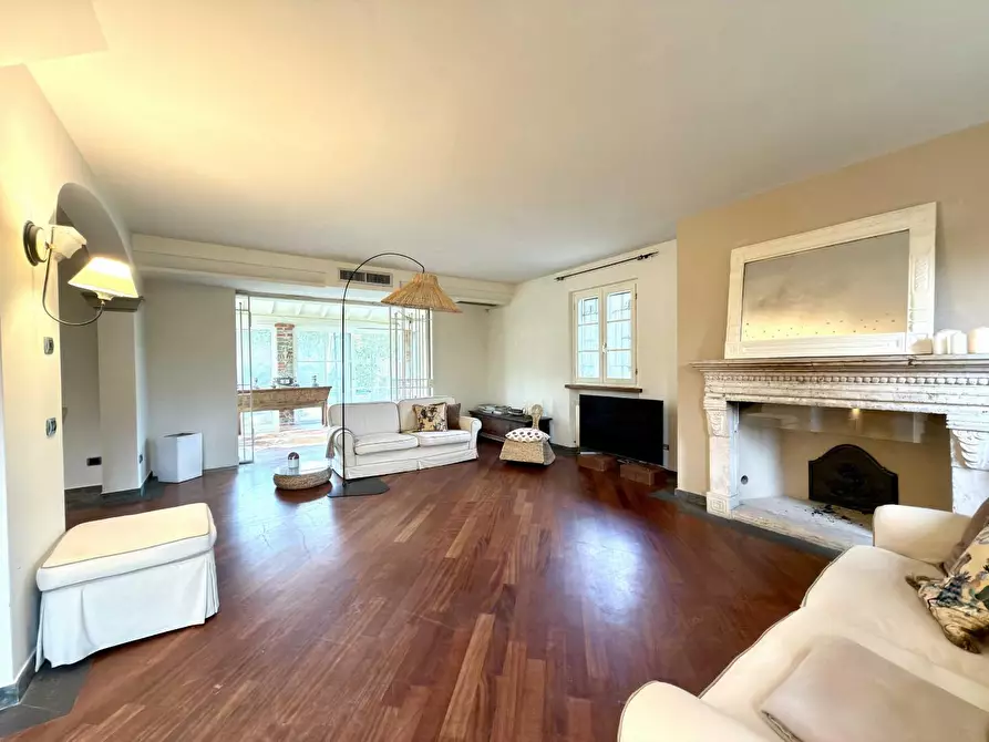 Immagine 34 di Villa in vendita  a Lucca