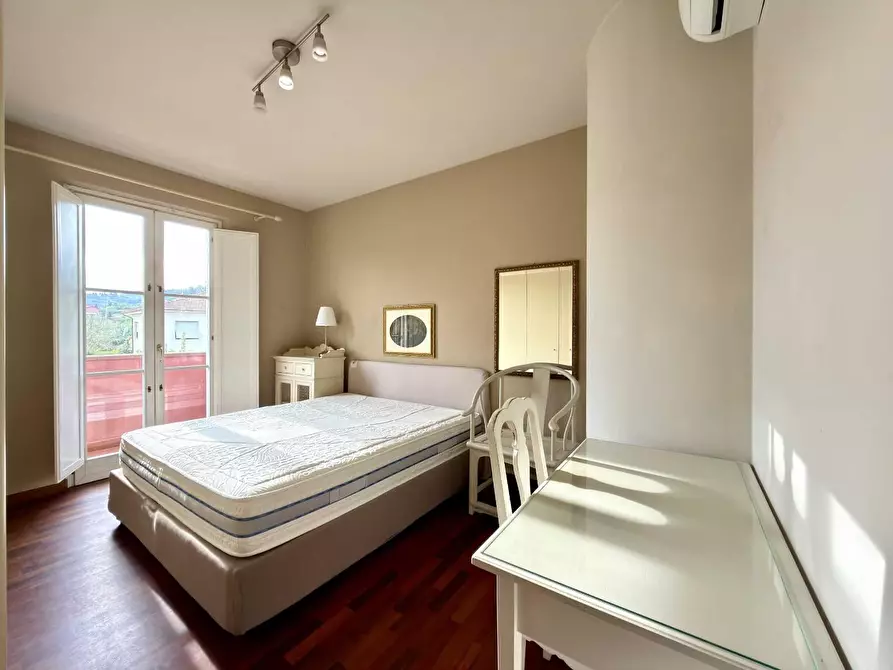 Immagine 15 di Villa in vendita  a Lucca