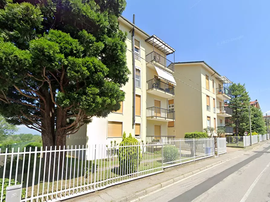 Immagine 2 di Appartamento in vendita  a Besana In Brianza