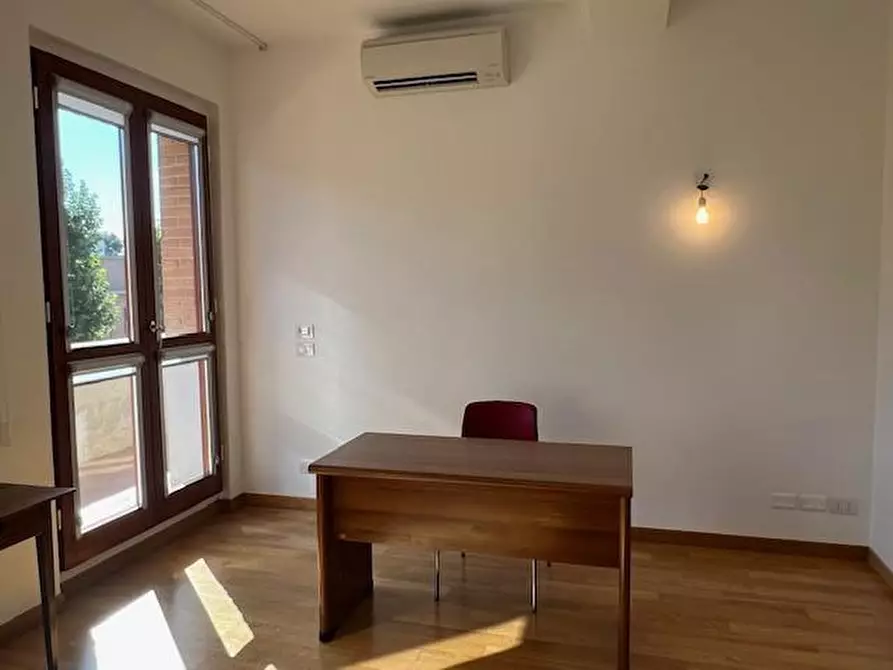 Immagine 8 di Appartamento in vendita  a Siena