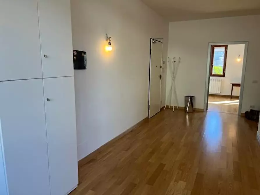 Immagine 2 di Appartamento in vendita  a Siena