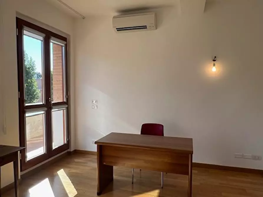 Immagine 9 di Appartamento in vendita  a Siena