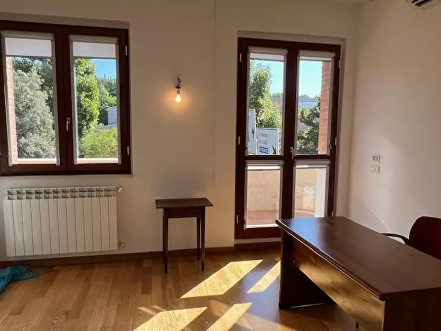 Immagine 10 di Appartamento in vendita  a Siena