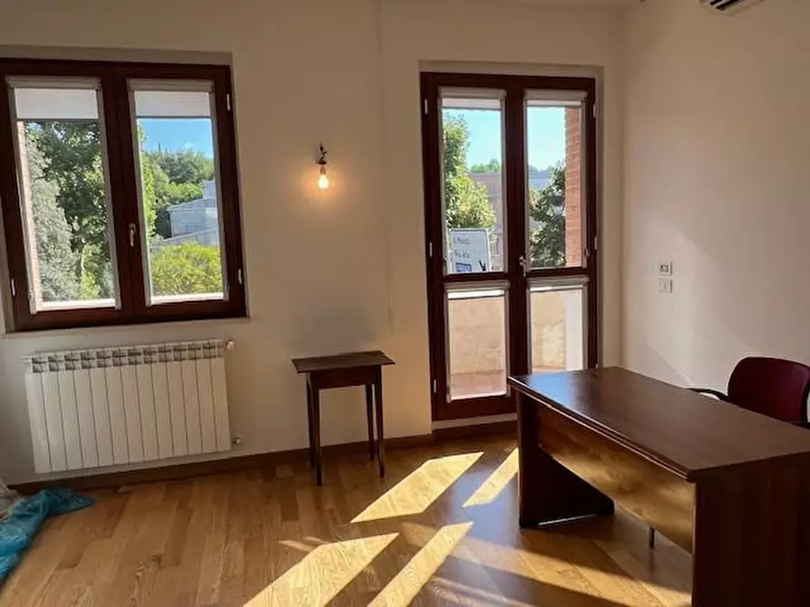 Immagine 11 di Appartamento in vendita  a Siena