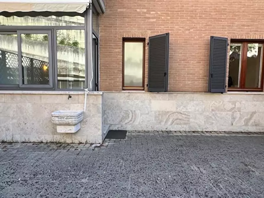 Immagine 29 di Appartamento in vendita  a Siena