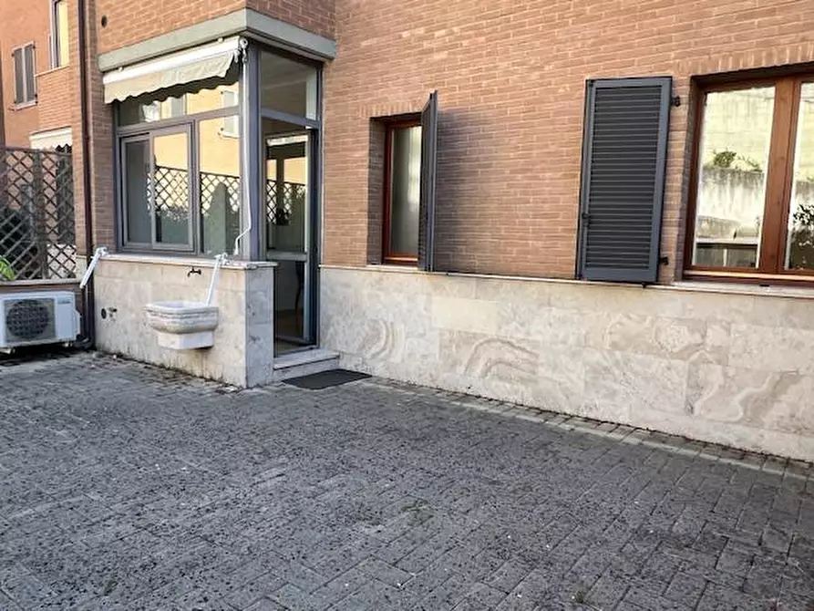 Immagine 30 di Appartamento in vendita  a Siena