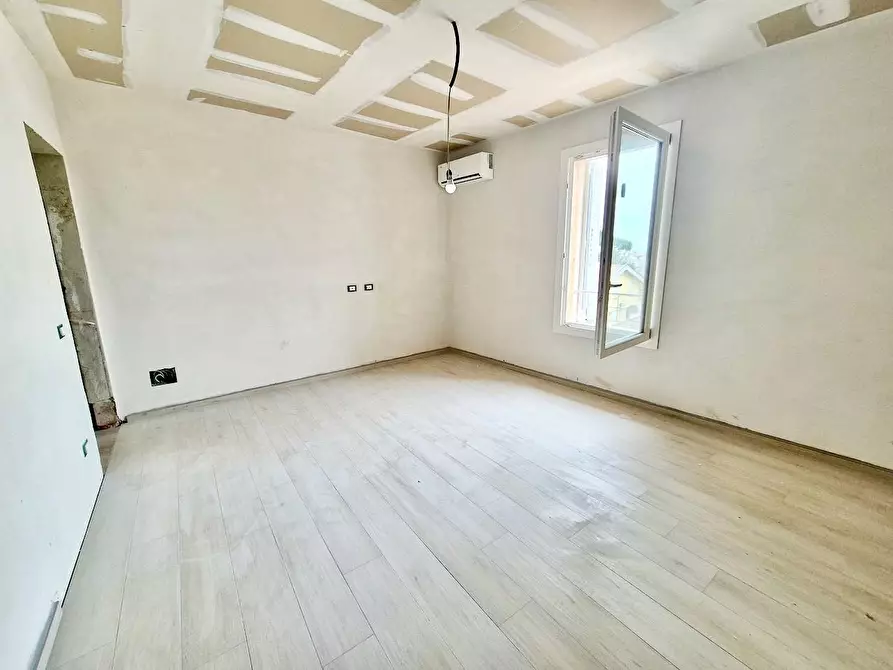 Immagine 23 di Appartamento in vendita  a Pisa