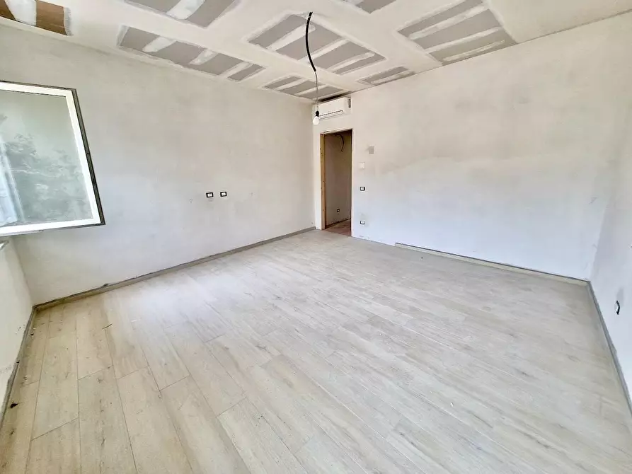 Immagine 17 di Appartamento in vendita  a Pisa