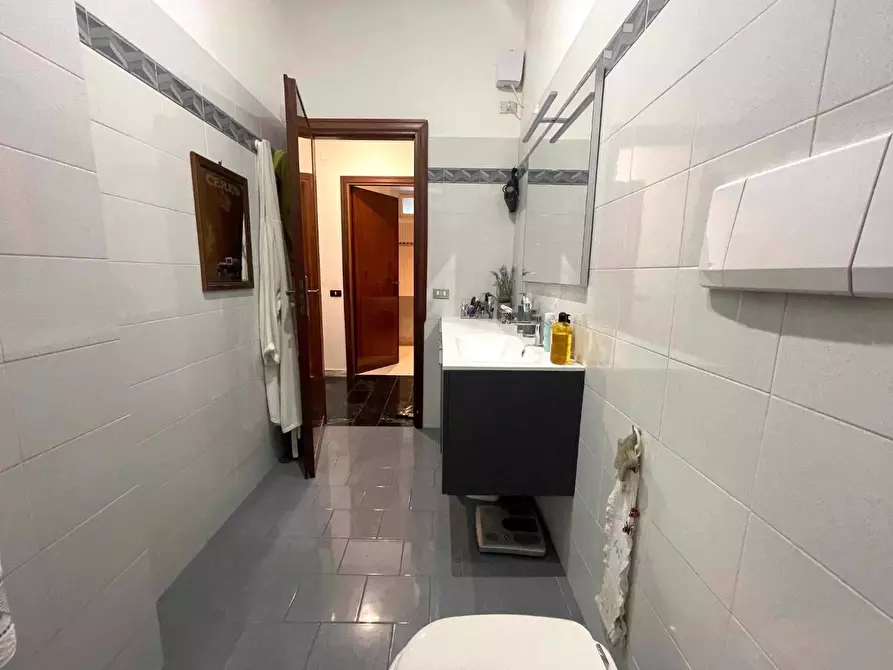 Immagine 19 di Appartamento in vendita  a La Spezia