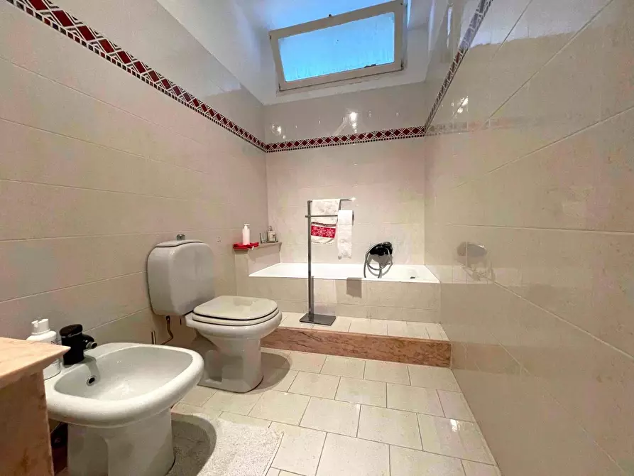 Immagine 16 di Appartamento in vendita  a La Spezia