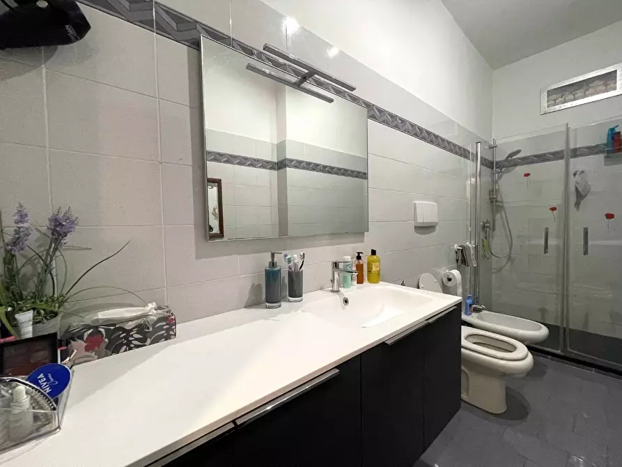 Immagine 18 di Appartamento in vendita  a La Spezia