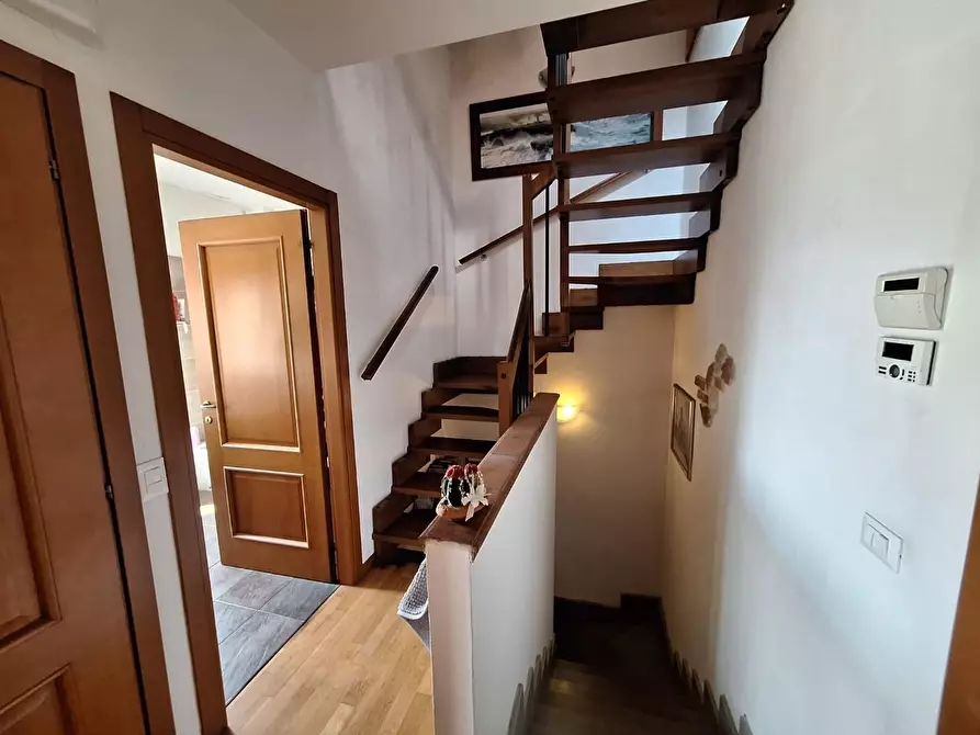 Immagine 14 di Villa in vendita  a Capannori