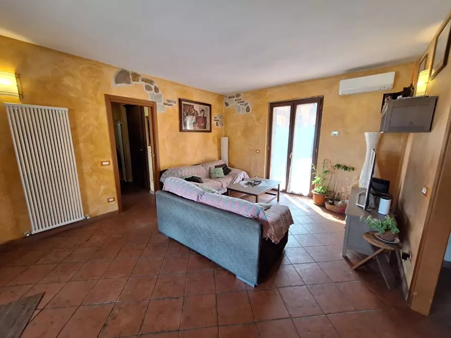 Immagine 5 di Villa in vendita  a Capannori