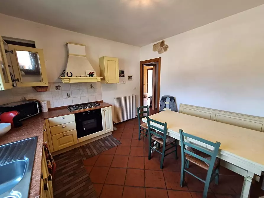 Immagine 3 di Villa in vendita  a Capannori