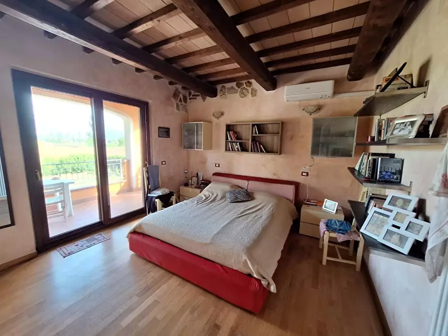 Immagine 21 di Villa in vendita  a Capannori