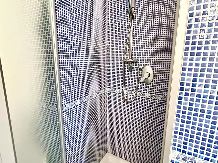 Immagine 17 di Appartamento in vendita  a Pisa