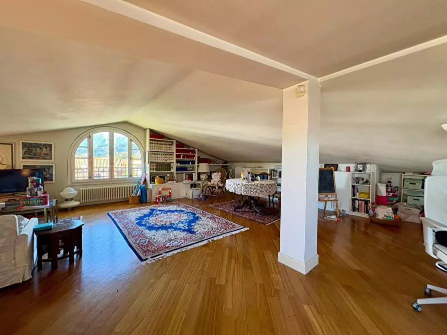 Immagine 16 di Villa in vendita  a Massa