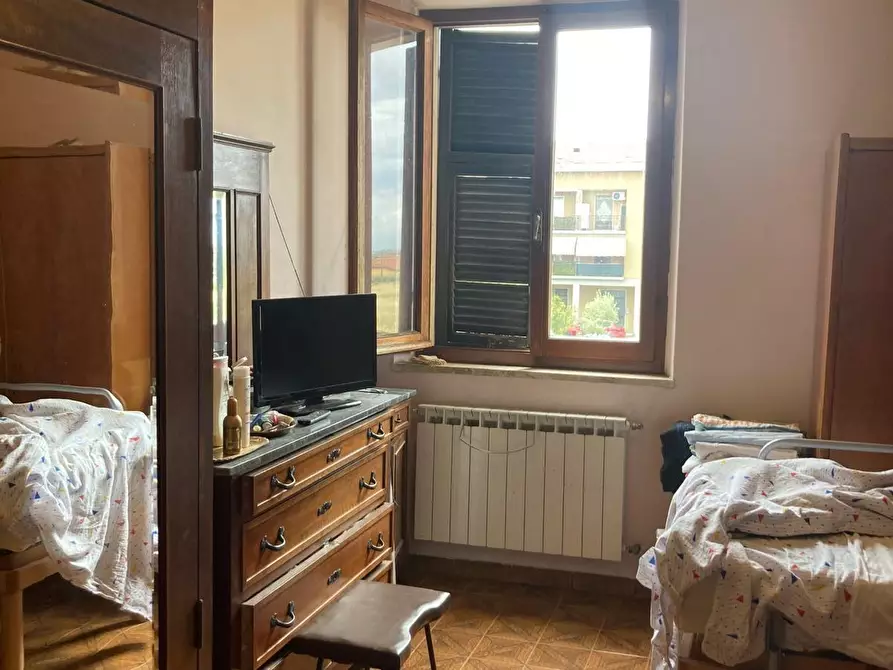 Immagine 3 di Appartamento in vendita  a Ortonovo