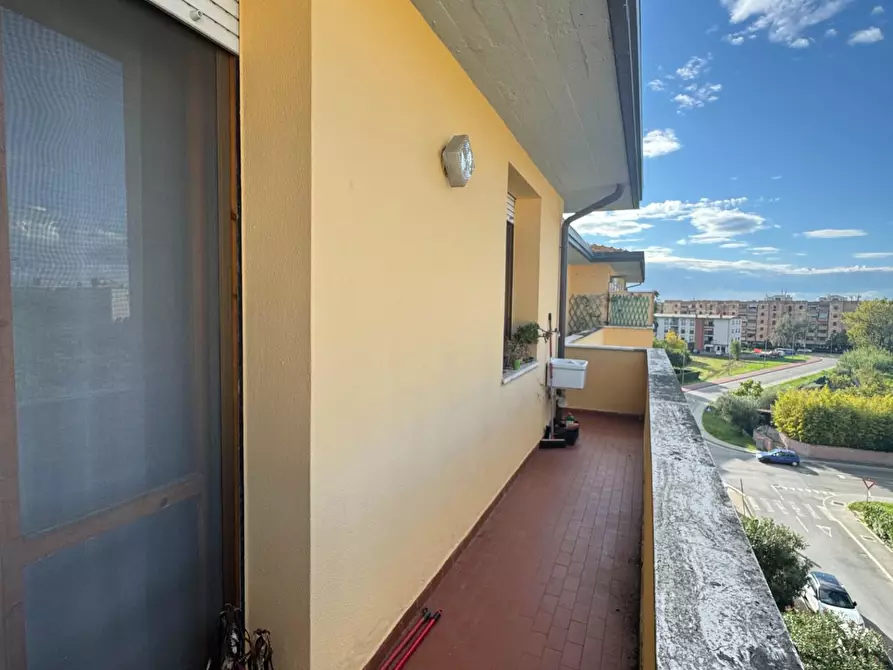 Immagine 10 di Mansarda in vendita  a Pisa