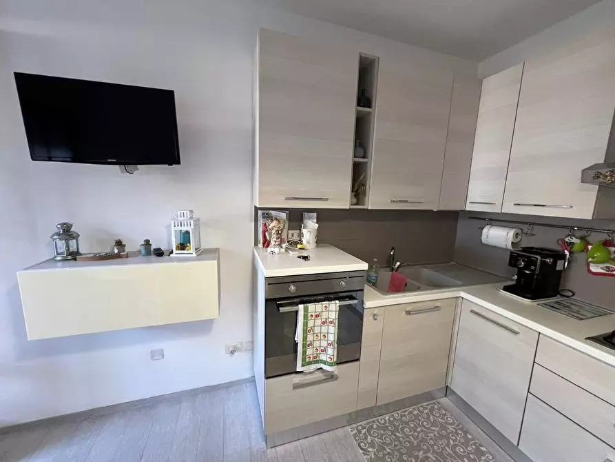 Immagine 11 di Appartamento in vendita  a Cecina