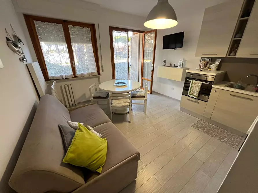 Immagine 9 di Appartamento in vendita  a Cecina