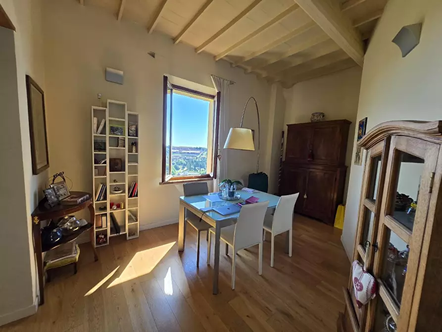 Immagine 14 di Appartamento in vendita  a Siena