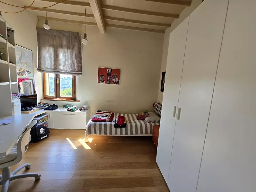 Immagine 16 di Appartamento in vendita  a Siena