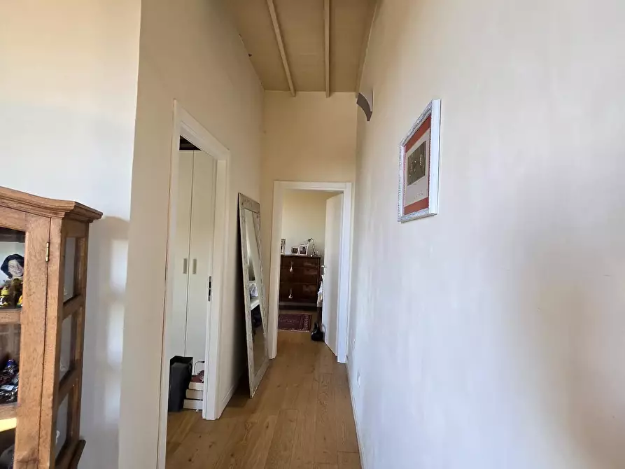 Immagine 18 di Appartamento in vendita  a Siena