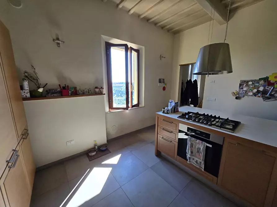 Immagine 3 di Appartamento in vendita  a Siena