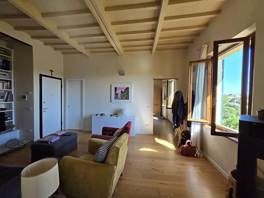 Immagine 10 di Appartamento in vendita  a Siena
