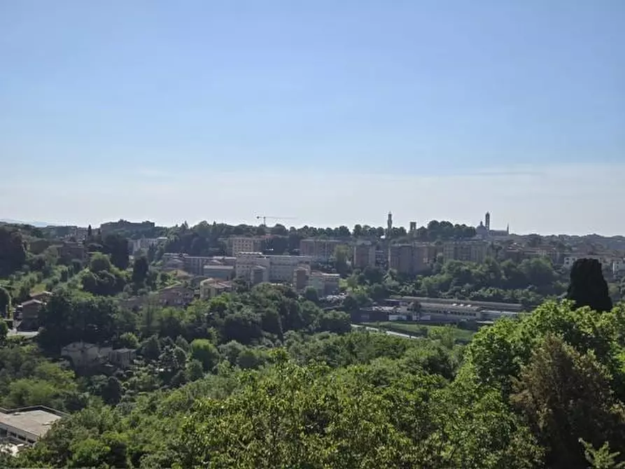 Immagine 5 di Appartamento in vendita  a Siena