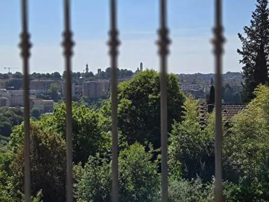 Immagine 29 di Appartamento in vendita  a Siena