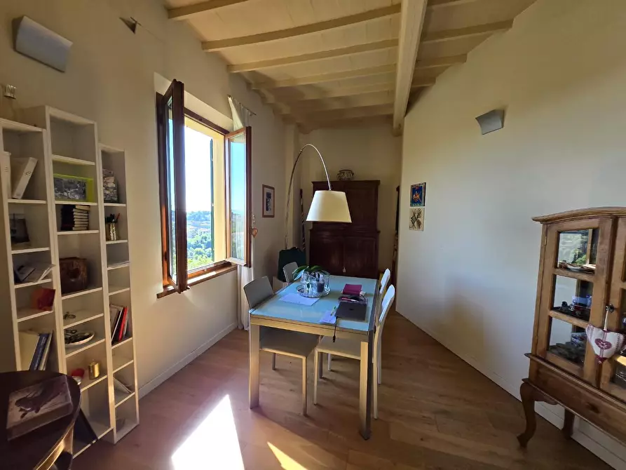 Immagine 13 di Appartamento in vendita  a Siena