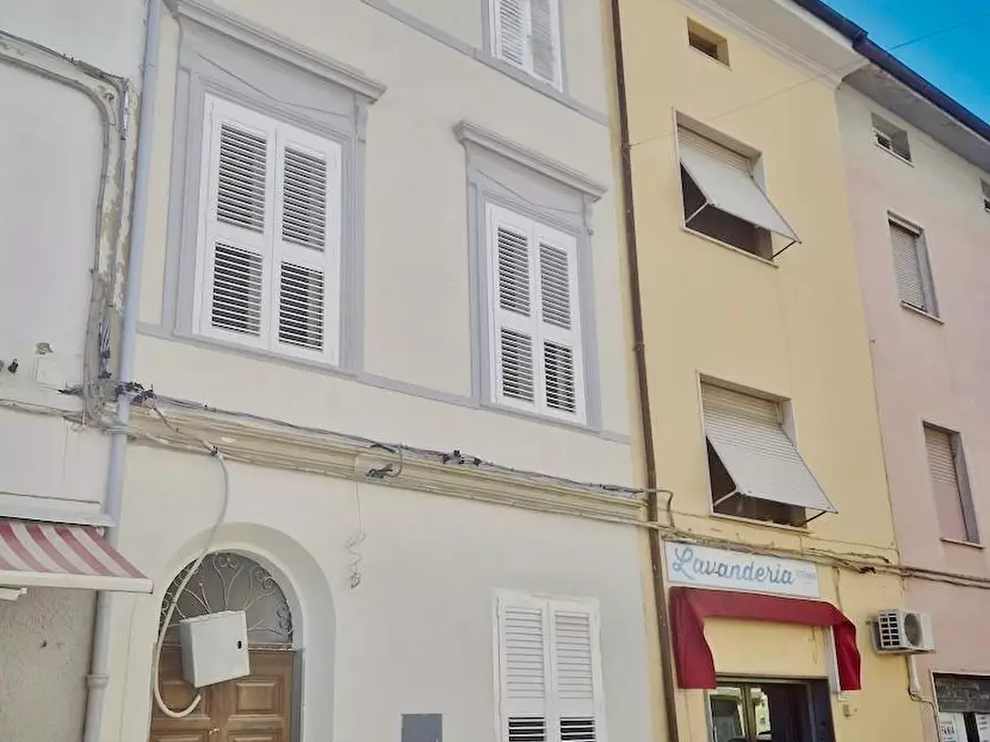 Immagine 2 di Appartamento in vendita  a Pisa