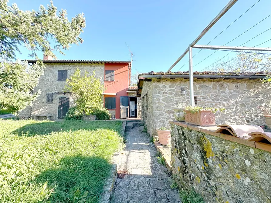 Immagine 2 di Rustico / casale in vendita  a Uzzano