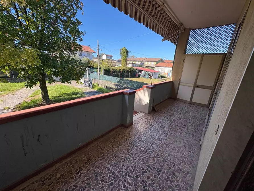 Immagine 18 di Villa in vendita  a Massa