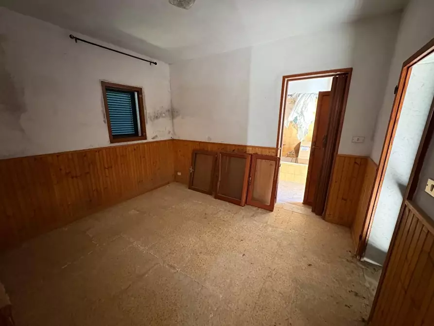 Immagine 9 di Villa in vendita  a Massa