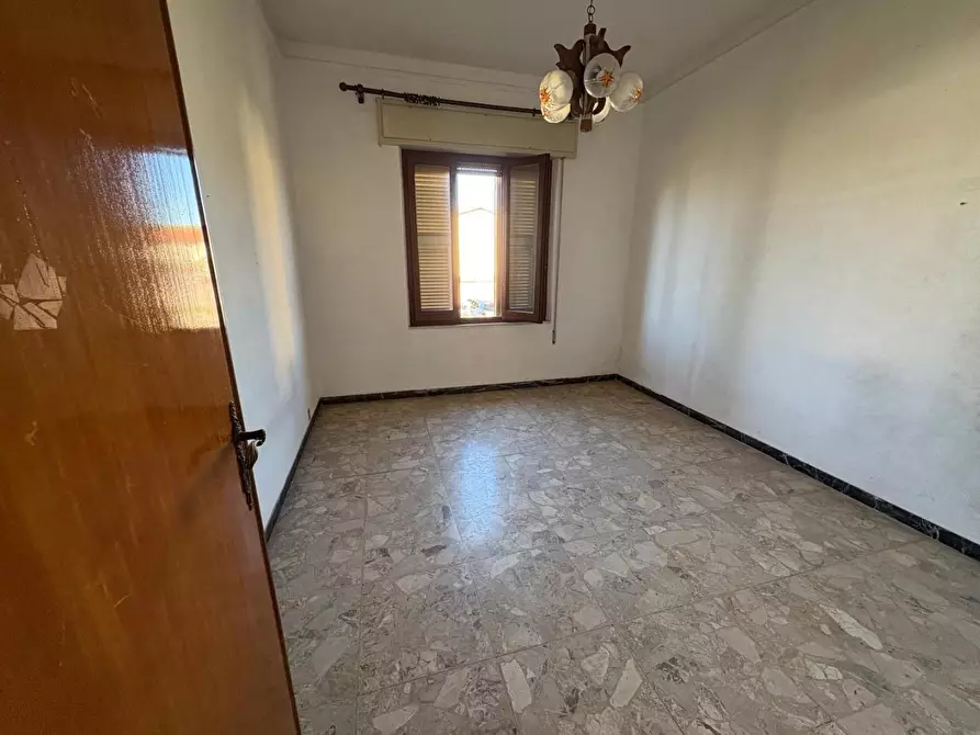 Immagine 27 di Villa in vendita  a Massa