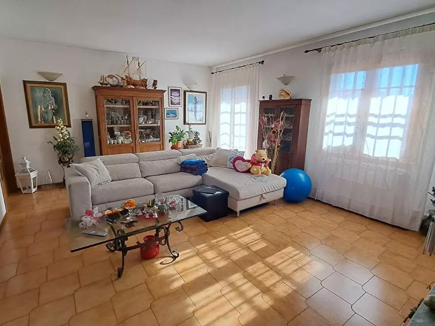 Immagine 7 di Casa trifamiliare in vendita  a Rosignano Marittimo