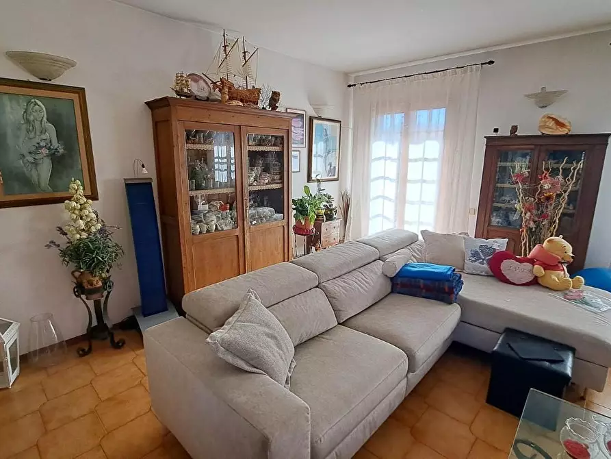 Immagine 11 di Casa trifamiliare in vendita  a Rosignano Marittimo