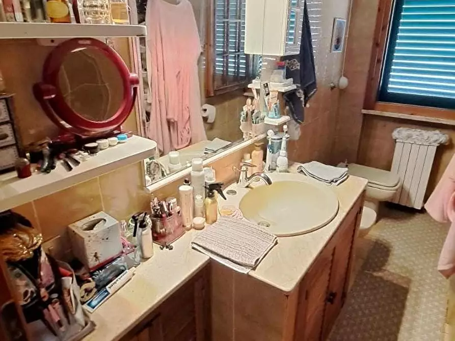 Immagine 20 di Casa trifamiliare in vendita  a Rosignano Marittimo