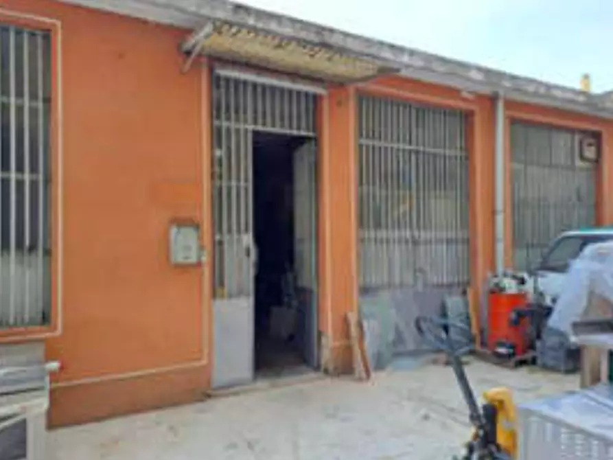 Immagine 1 di Laboratorio in vendita  a Milano