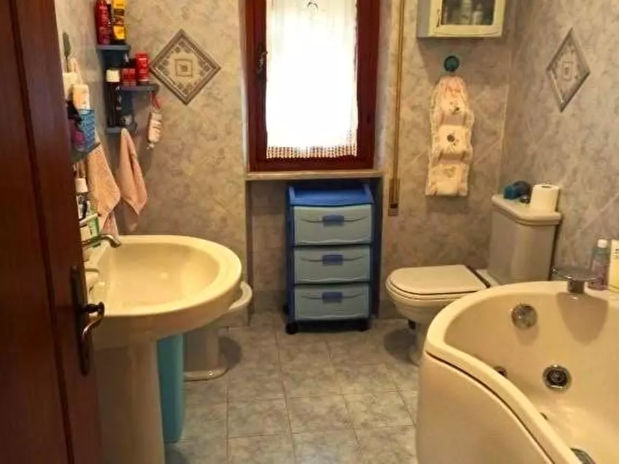 Immagine 15 di Casa bifamiliare in vendita  a Massa